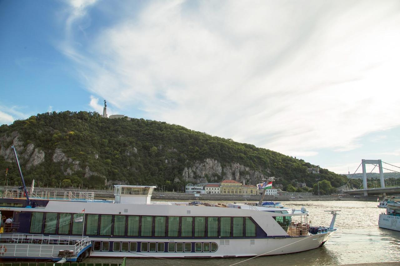 Pelicanstay At Riverside Danube Budapest Exterior foto