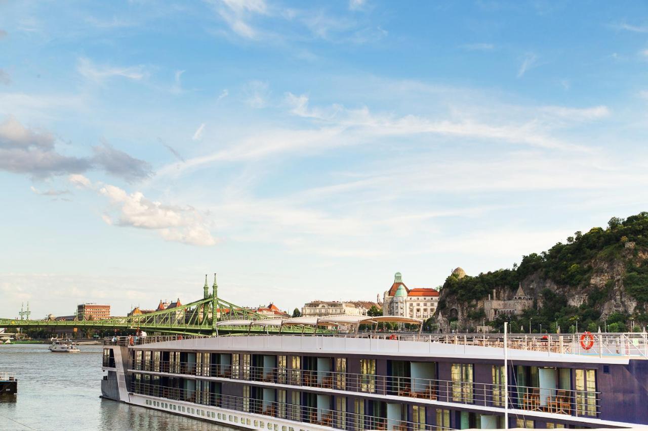 Pelicanstay At Riverside Danube Budapest Exterior foto